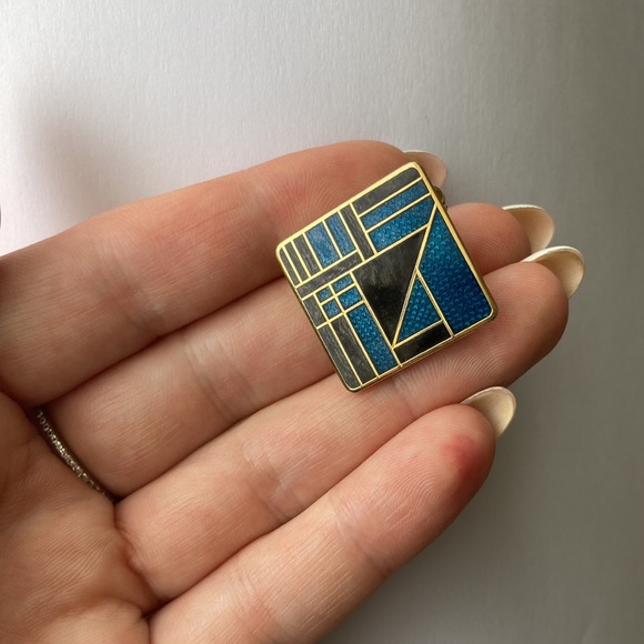 Vintage Abstract Clip-On Earrings - Picture 2 of 5